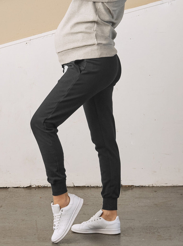 Main view - A Pregnant Woman in Maternity Sweatpants in Black Color (6728302559326)